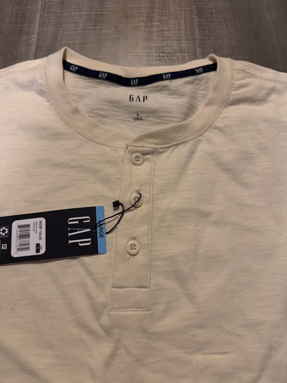 GAP Men's Short-Sleeve Henley T-Shirt - Picture 2 of 3